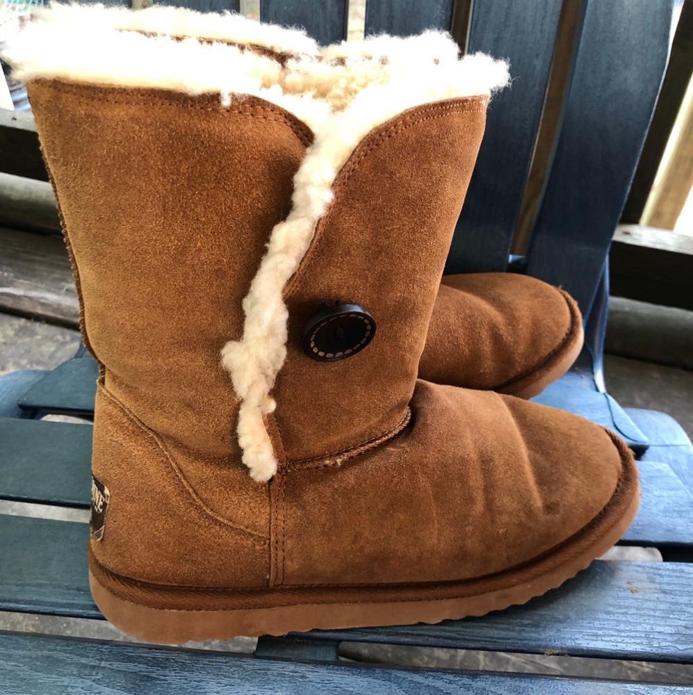 Cloud Nine Sheepskin Trixie Boot Women's  7 Chestnut